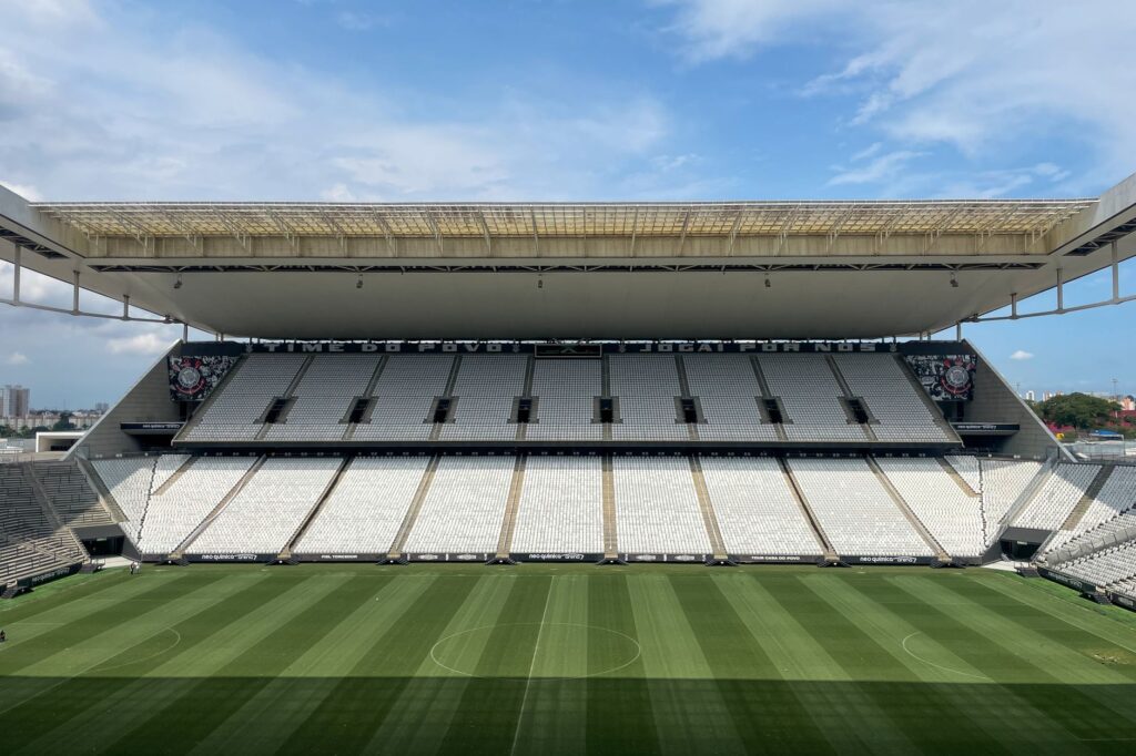 Sheffield United arrisca dedução de 12 pontos devido a litígio milionário entre proprietários
