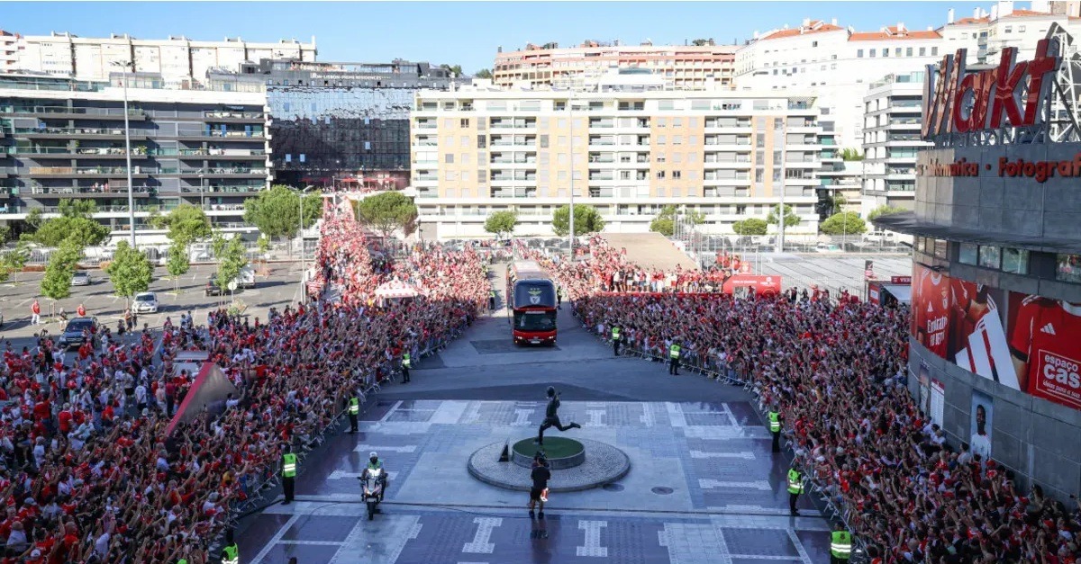 Tomás Araújo renova com o Benfica até 2031: “Estamos a construir uma coisa muito bonita”