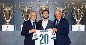 Bernardo Silva — apresentação sala troféus