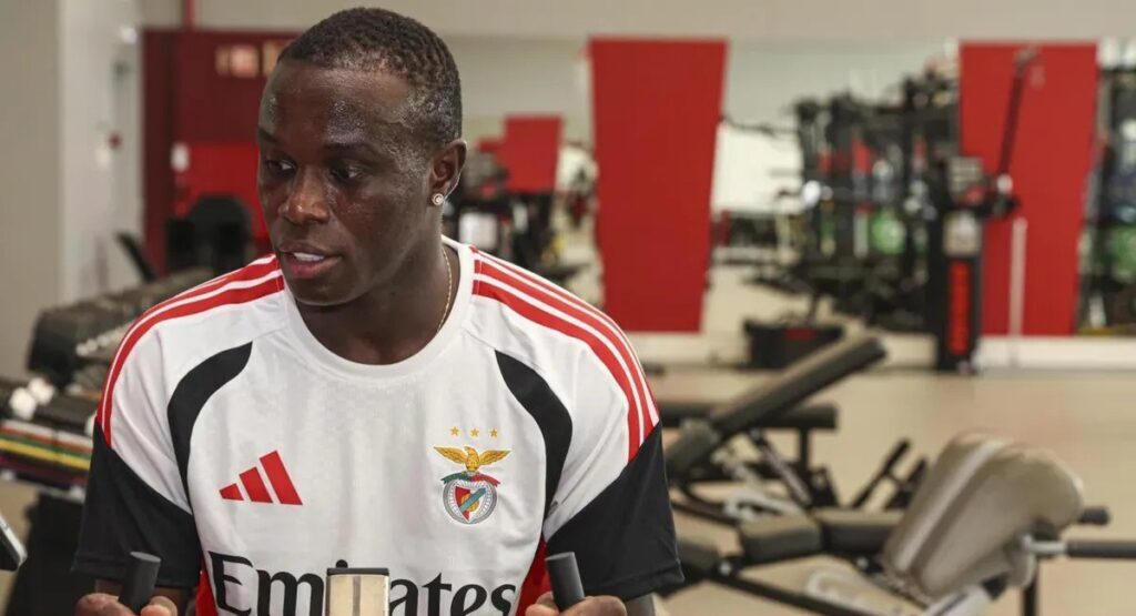 Bruma — treino ginásio