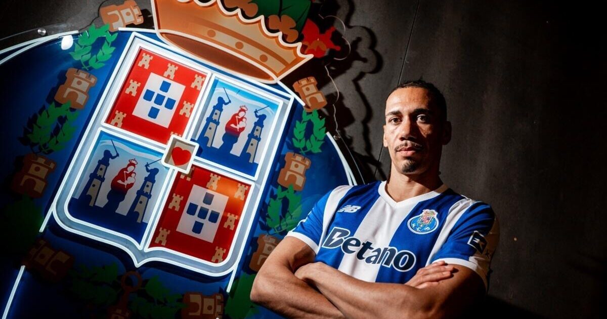 FC Porto perde Chris Smalling por «três a quatro semanas»