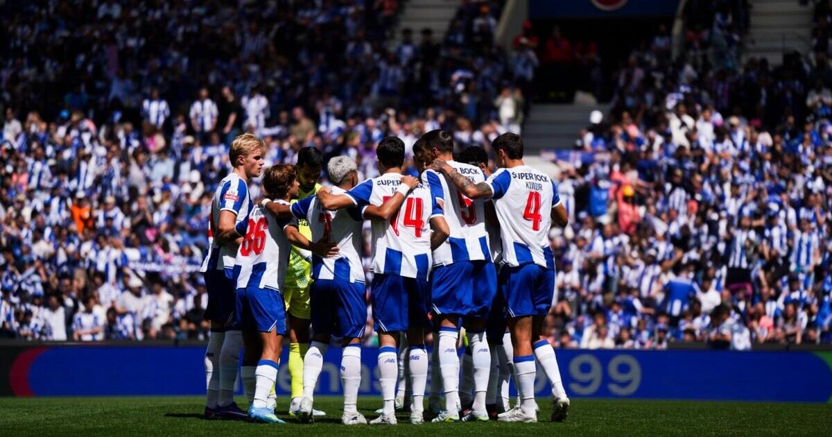 FC Porto cai 0-1 com o PSV e vê exibições sob crítica