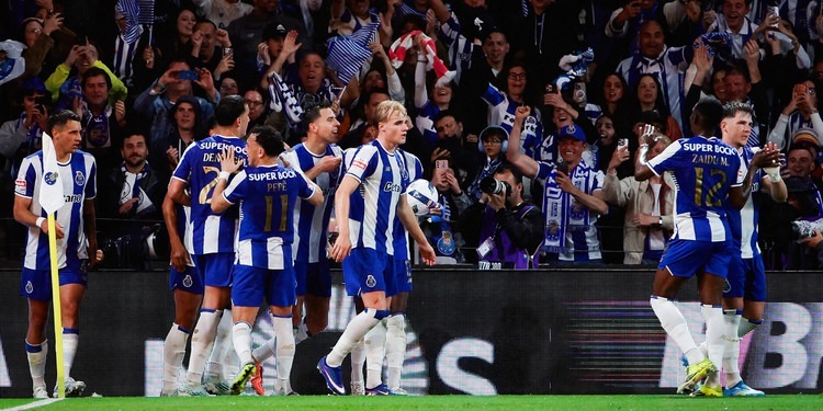 FC Porto soma 9 vitórias em 9 jogos e isola-se na Europa