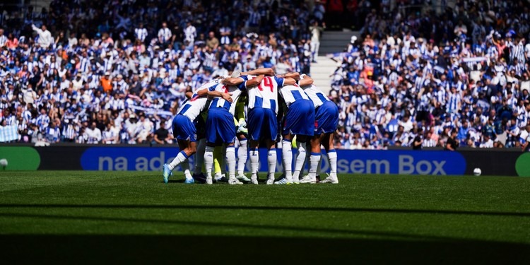 FC Porto tem cinco jogos para resgatar vaga no playoff