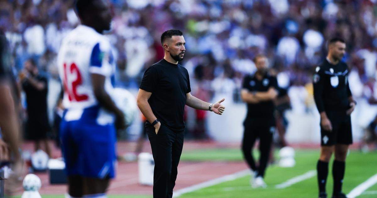 FC Porto bate Académico e Farioli mira taças