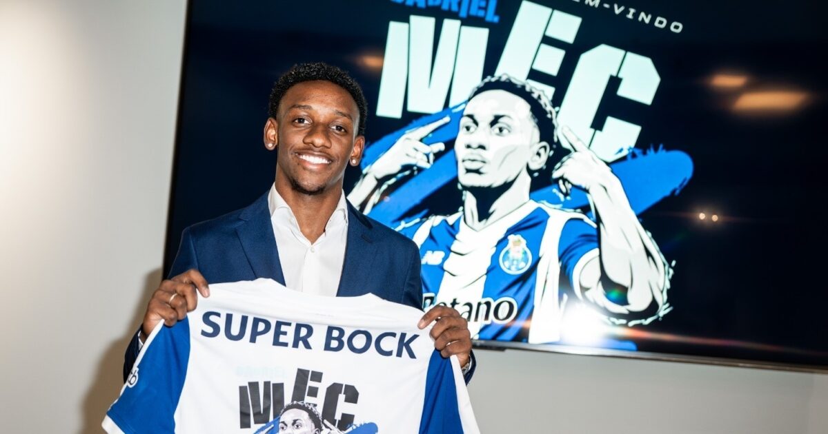 Luís Castro elogia Gabriel Mec a caminho do FC Porto: «Compraram puro talento»