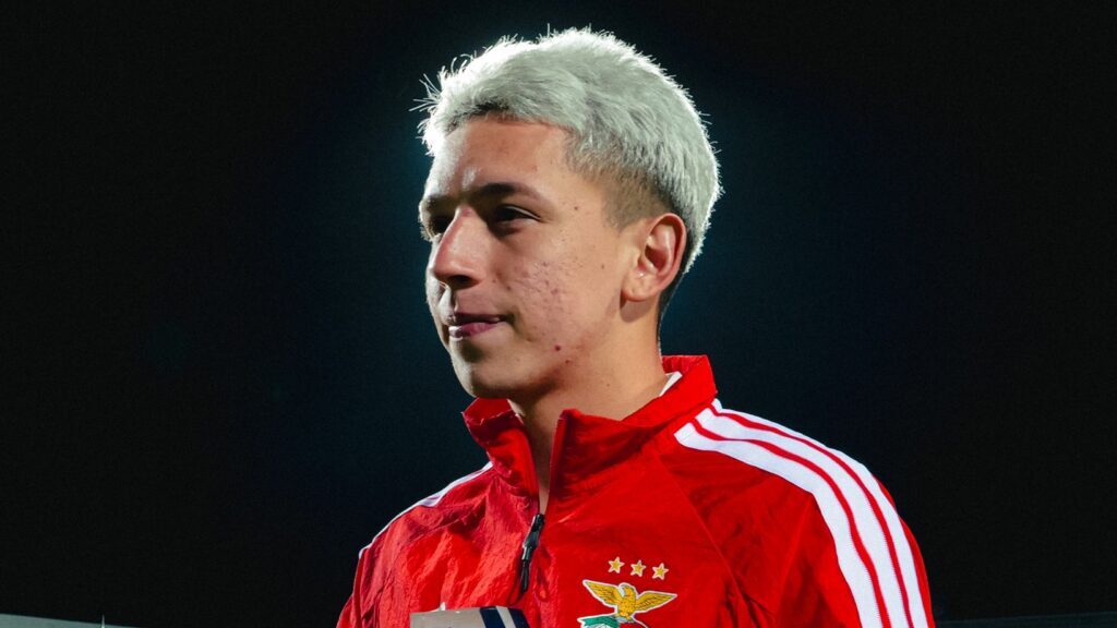 Gianluca Prestianni com a camisola do SL Benfica