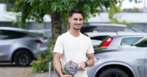 Stephen Eustáquio — chegada Olival
